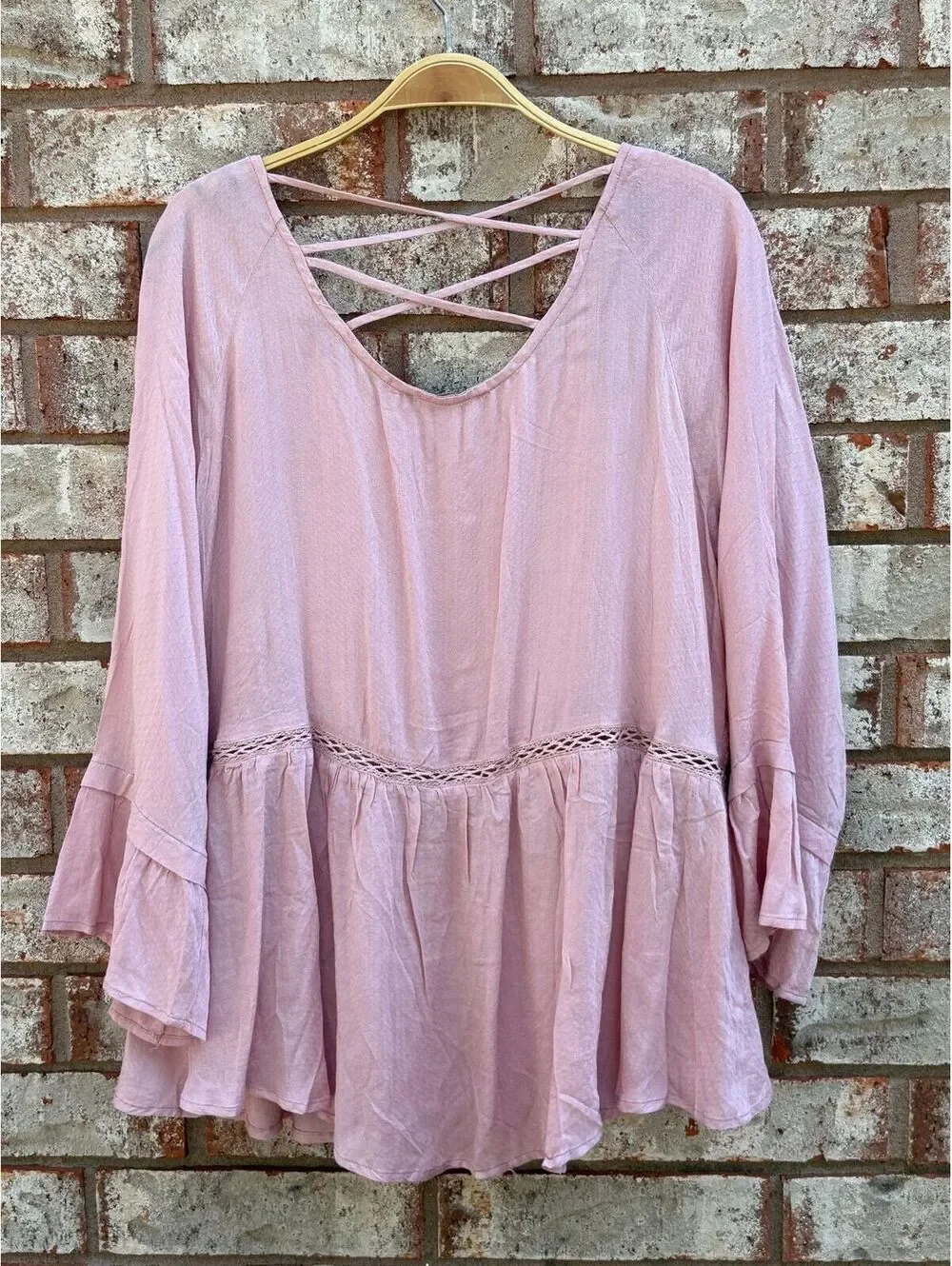 #78 NWT Annabelle Pink top with Lace Size M - Picture 2 of 3